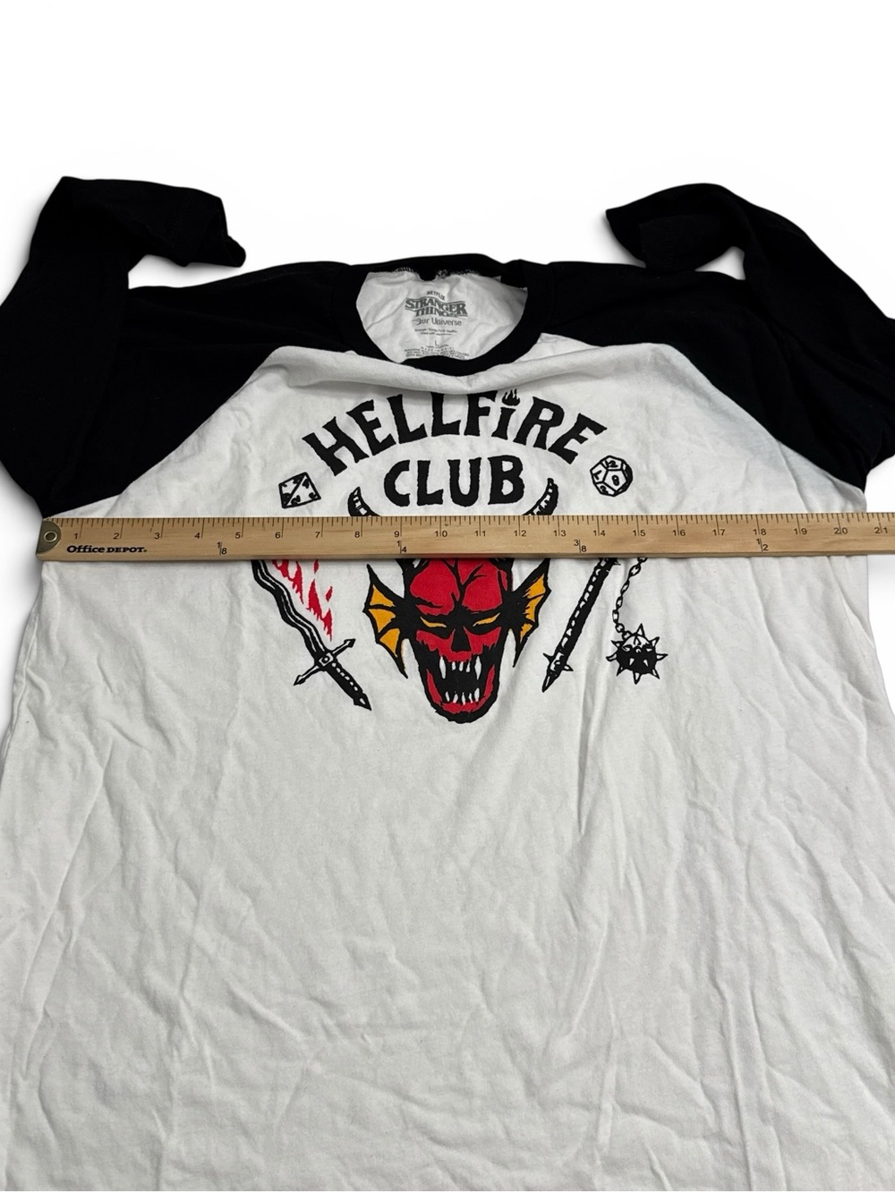 Stranger Things Large Hellfire Club T Shirt Raglan 3/4 Sleeve Official Netflix - Picture 3 of 5